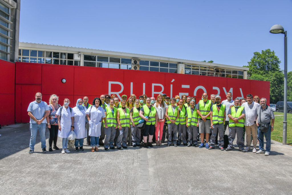 La alcaldesa se ha encontrado con las nuevas contrataciones en el Rubí Forma (foto: Ayuntamiento de Rubí - Localpres)