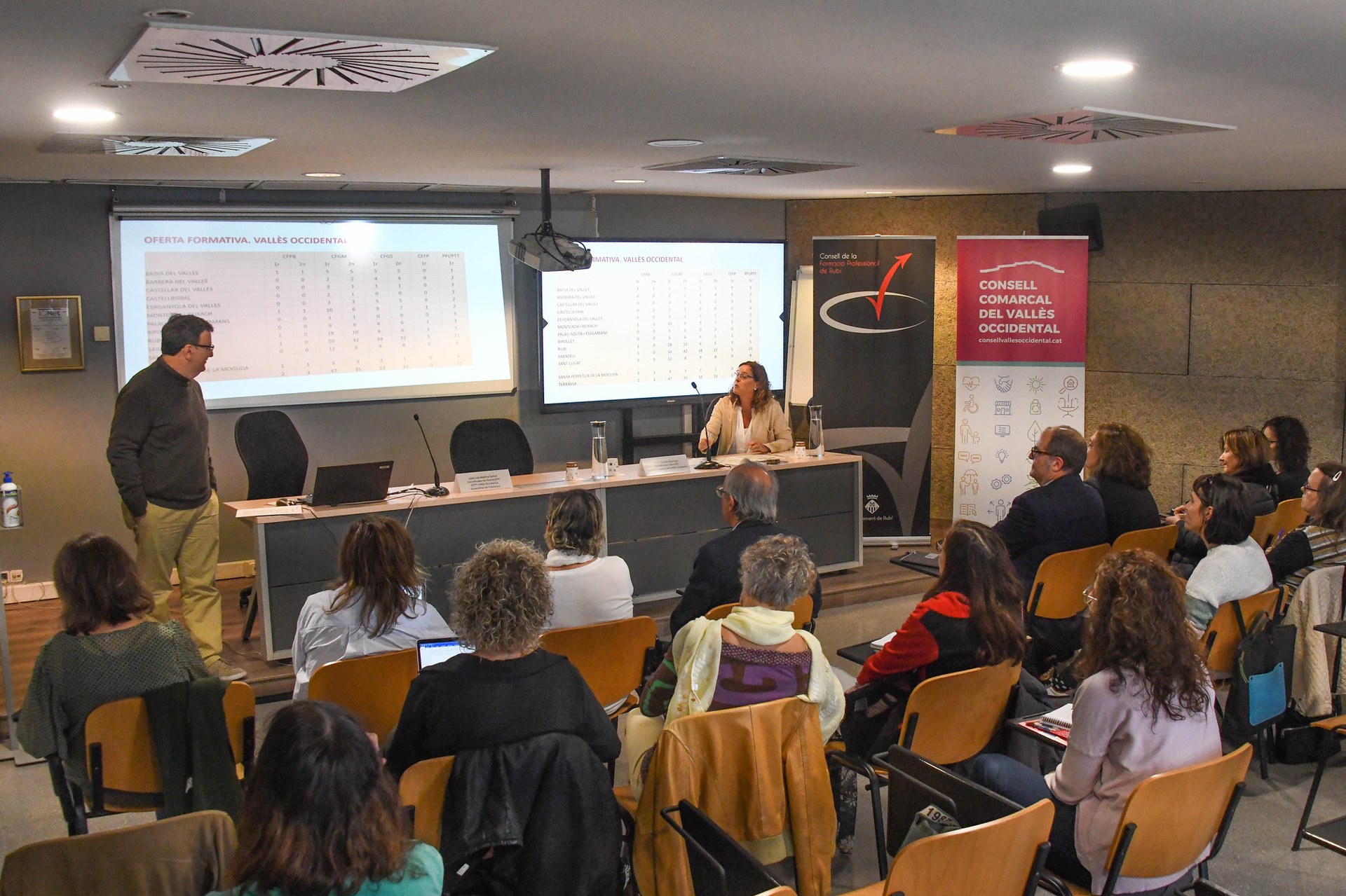 Un momento del encuentro del jueves (foto: Ayuntamiento de Rubí - Localpres)