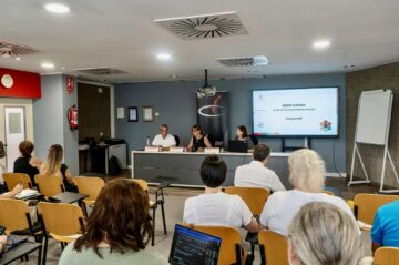 Un moment de la sessió presidida per l’alcaldessa (foto: Ajuntament de Rubí - Localpres)